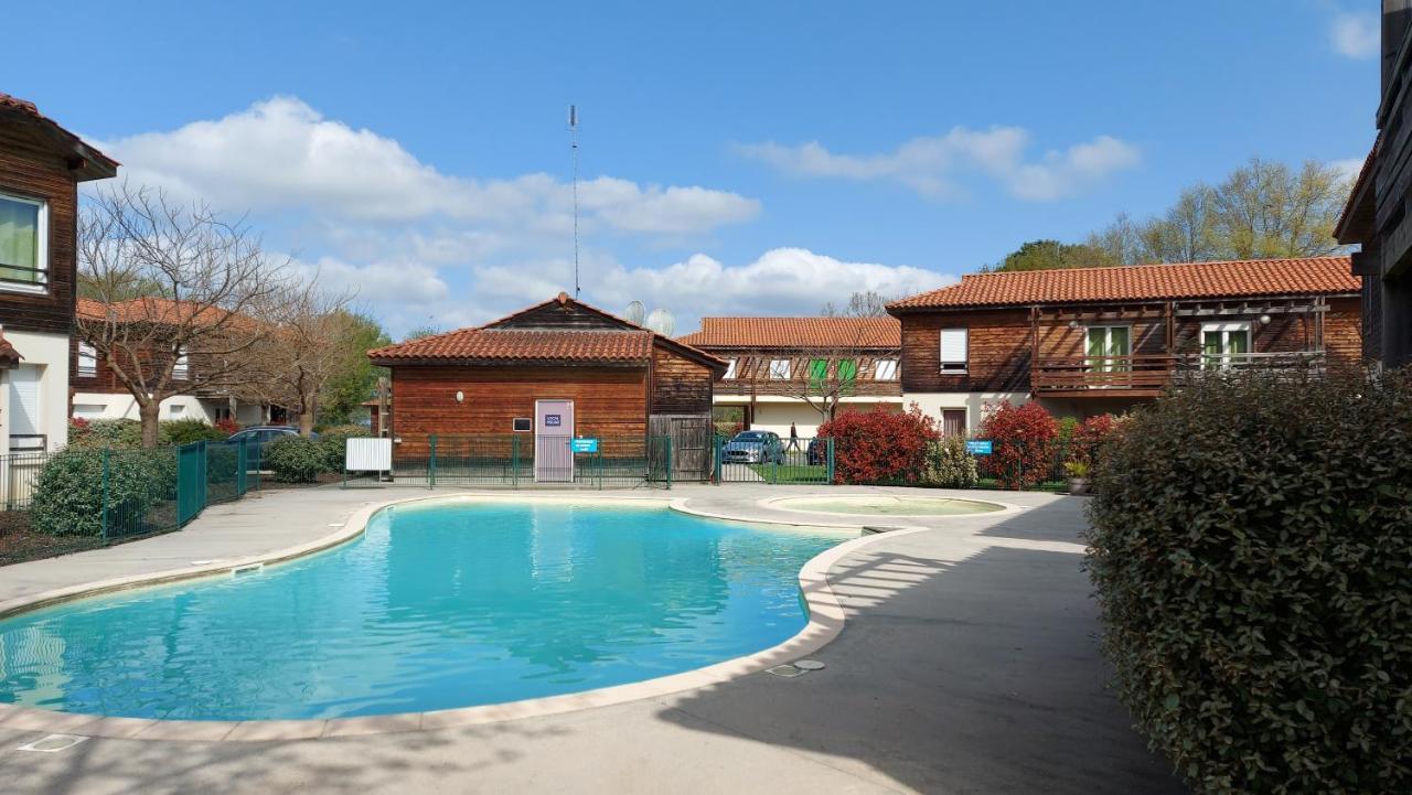 Appartement, 4 pers, jardin terrasse sans vis-à-vis, kit bébé possible, 50m du bord du lac d'Aureilhan, H36 Exterior foto